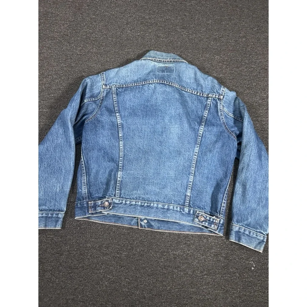 Levis thanks taking